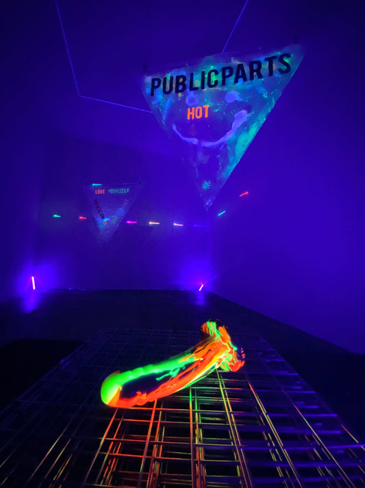 BLACK NEON STREAM image 1