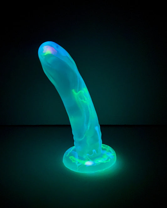 GLOW-IN-THE-DARK TRAILS image 1