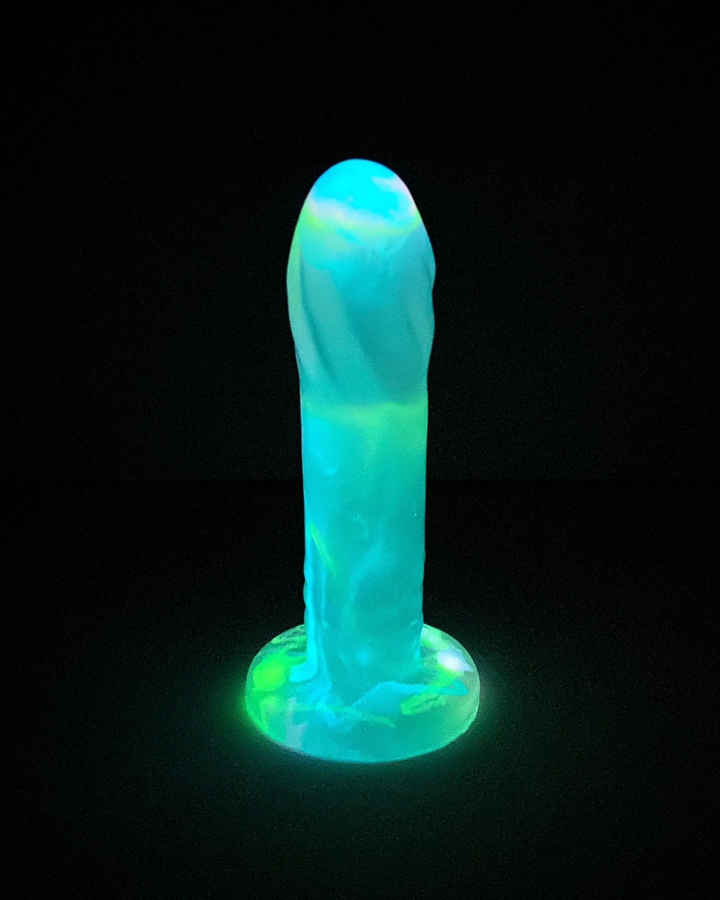GLOW-IN-THE-DARK TRAILS image 7