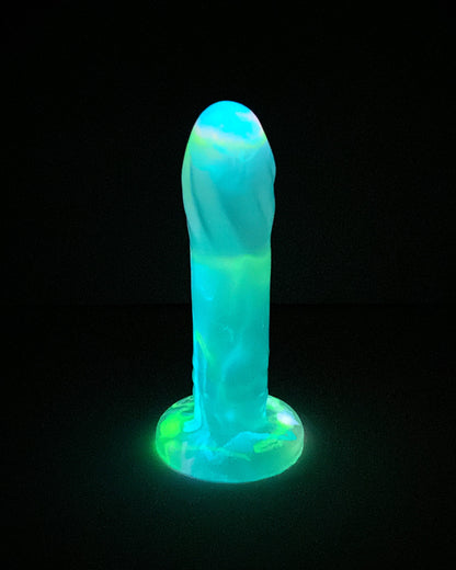 GLOW-IN-THE-DARK TRAILS image 7