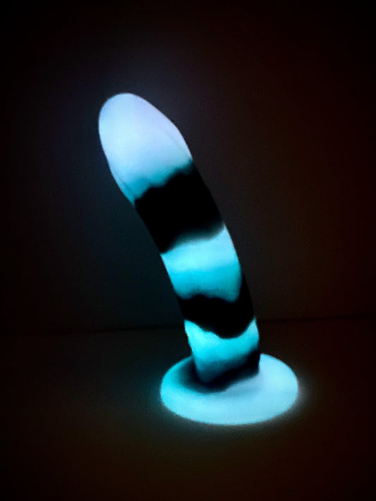 PINK-N-BLACK GLOW image 1