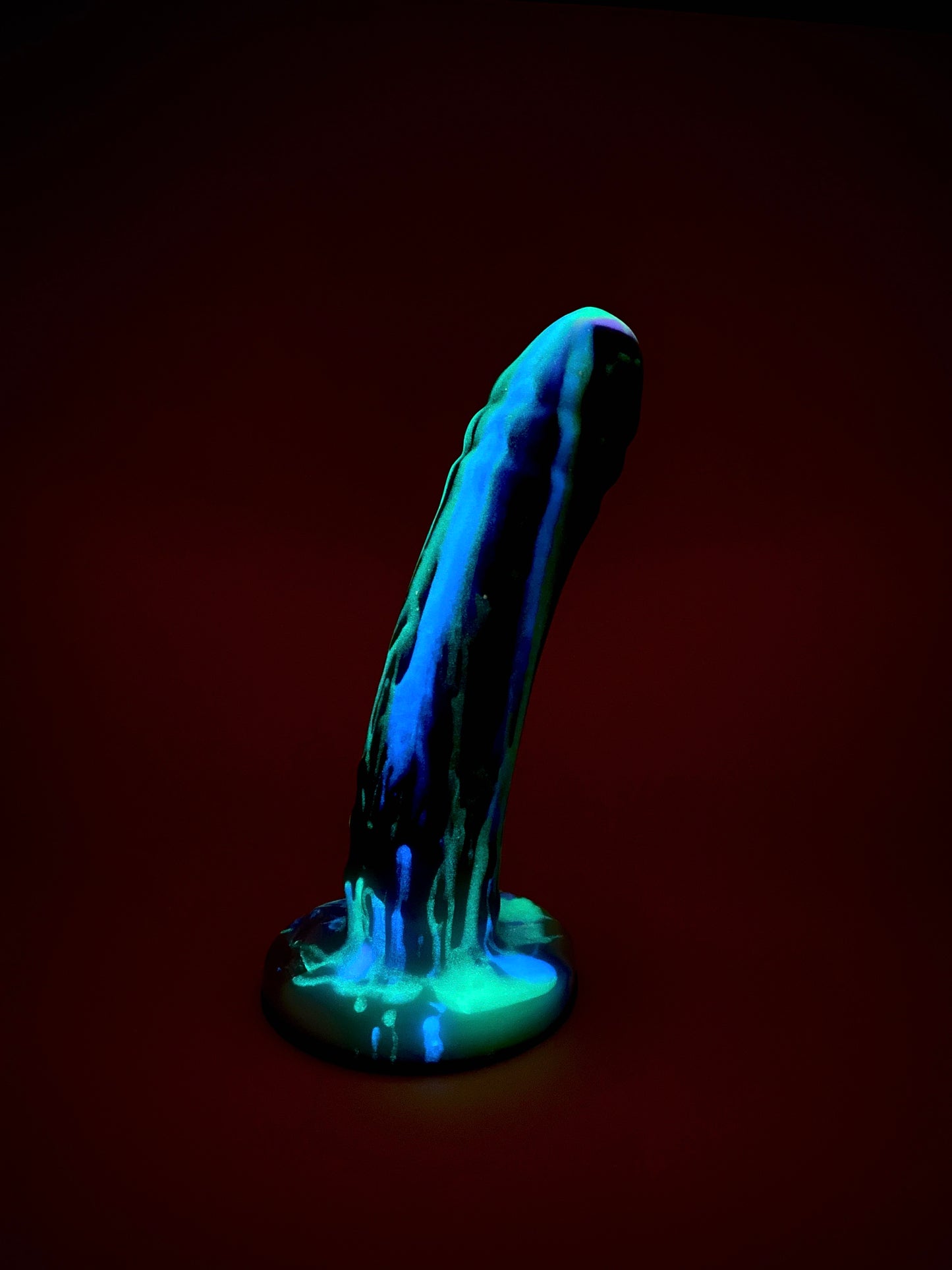 BLACK TO WHITE GLOW STREAM image 11