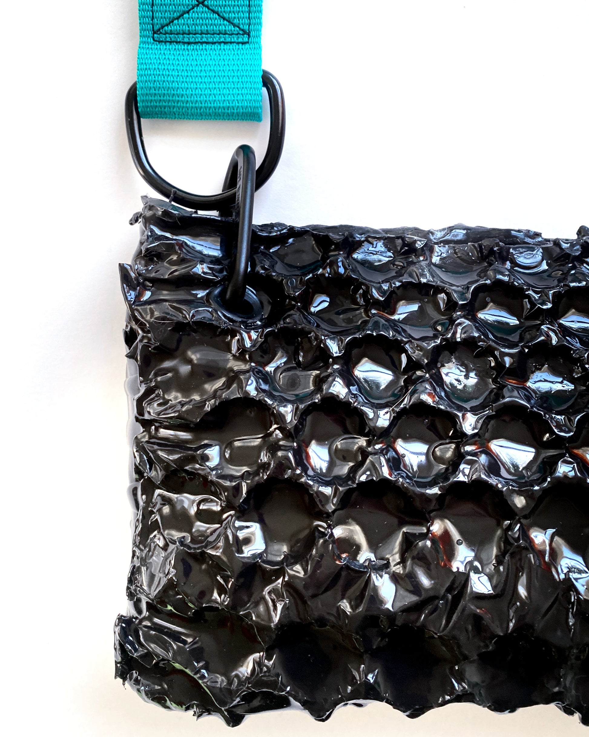 BUBBLE WRAP REVERSIBLE BAG image 2