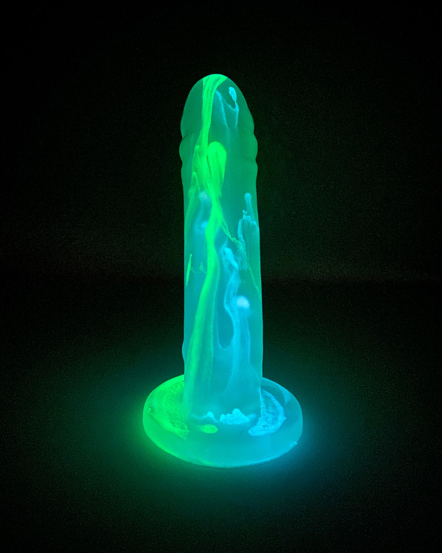 GLOW-IN-THE-DARK TRAILS image 6
