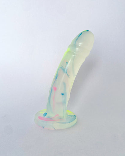 GLOW-IN-THE-DARK TRAILS image 0