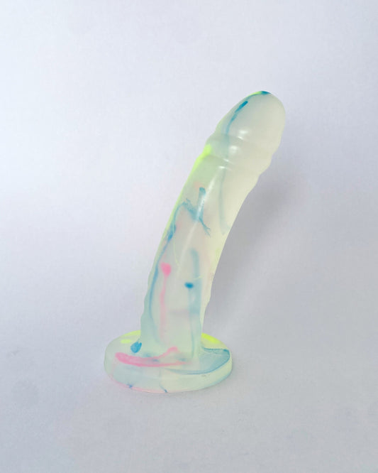 GLOW-IN-THE-DARK TRAILS image 0